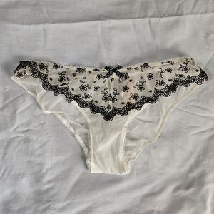 NWT VICTORIA'S SECRET CHEEKINI  S